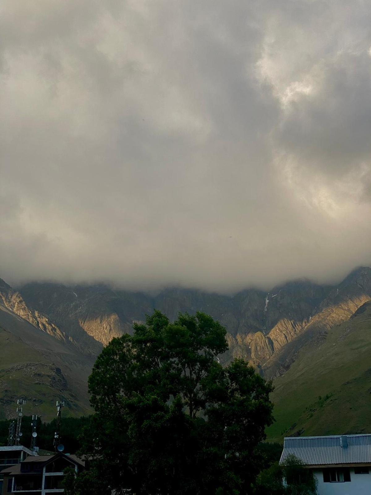 Mood Hotel Kazbegi Eksteriør bilde