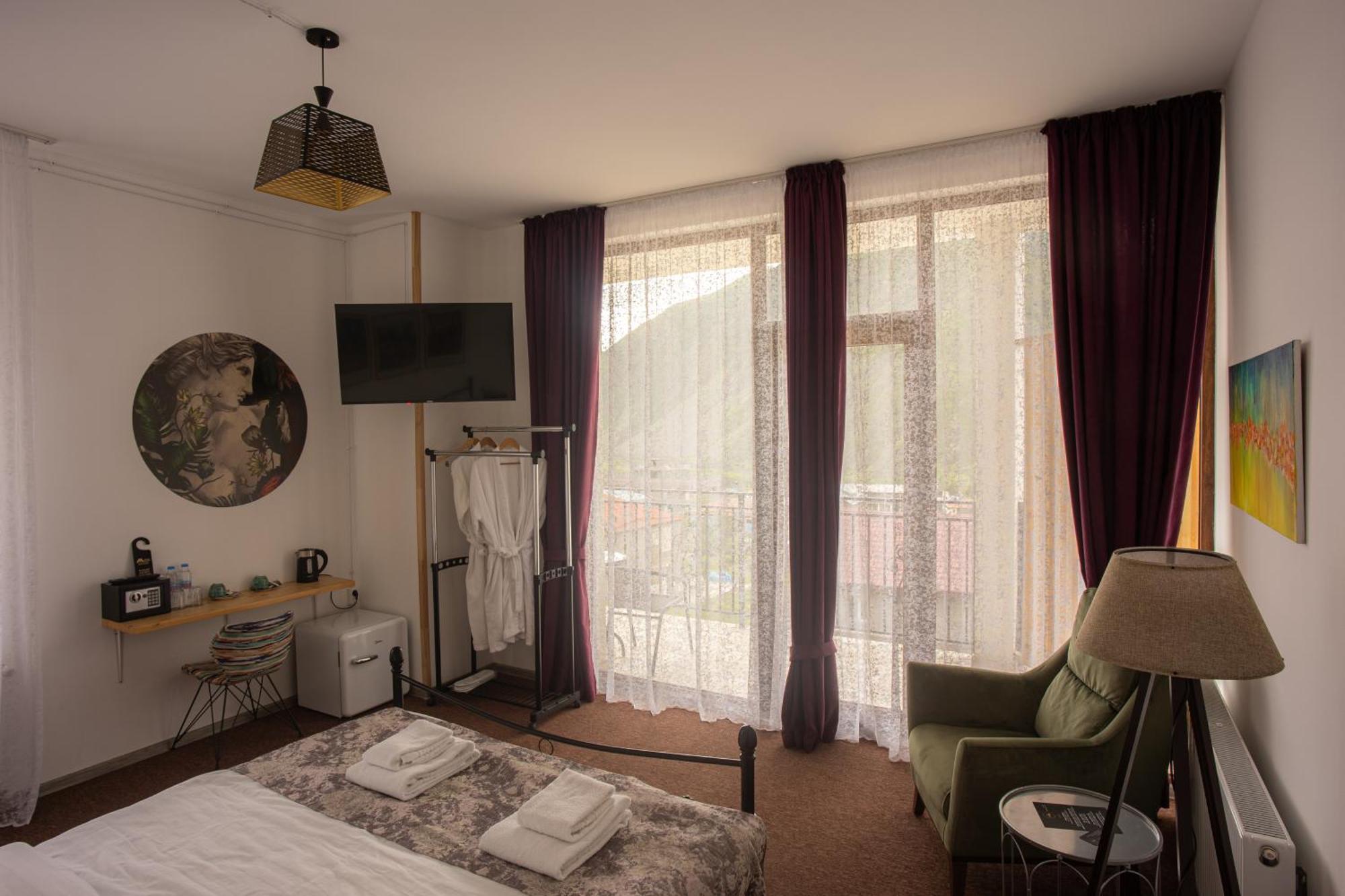 Mood Hotel Kazbegi Eksteriør bilde