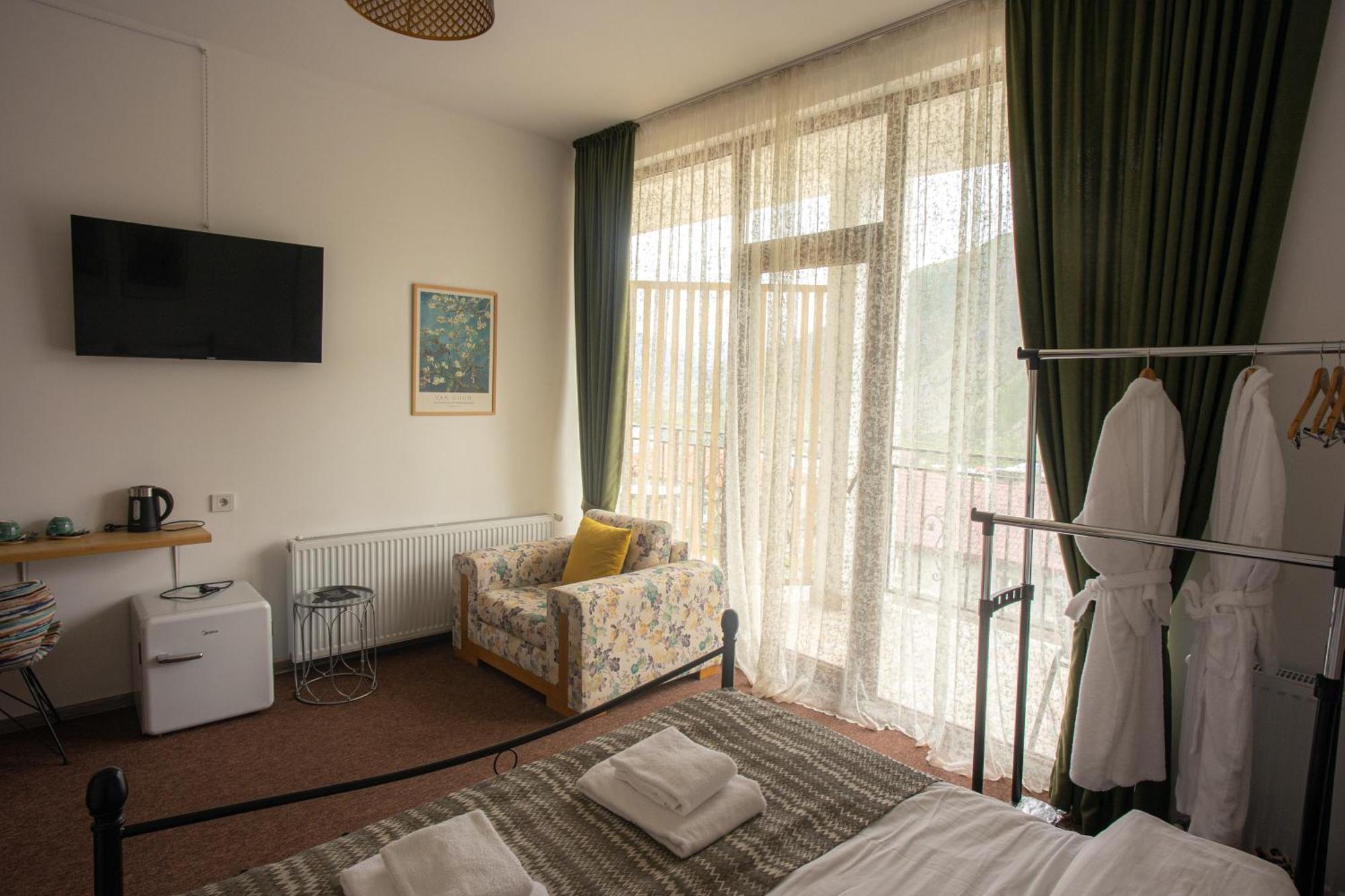Mood Hotel Kazbegi Eksteriør bilde