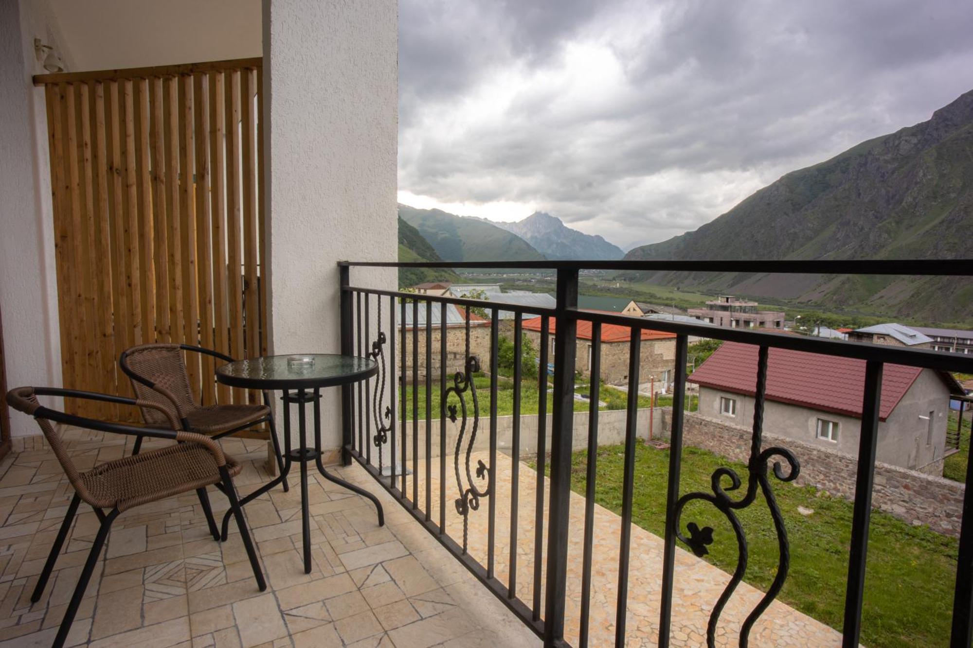 Mood Hotel Kazbegi Eksteriør bilde